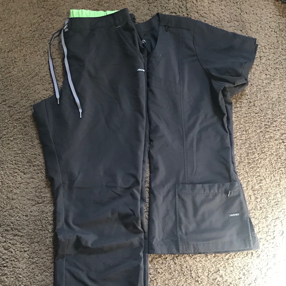 Medium Black Jockey Scrub Set